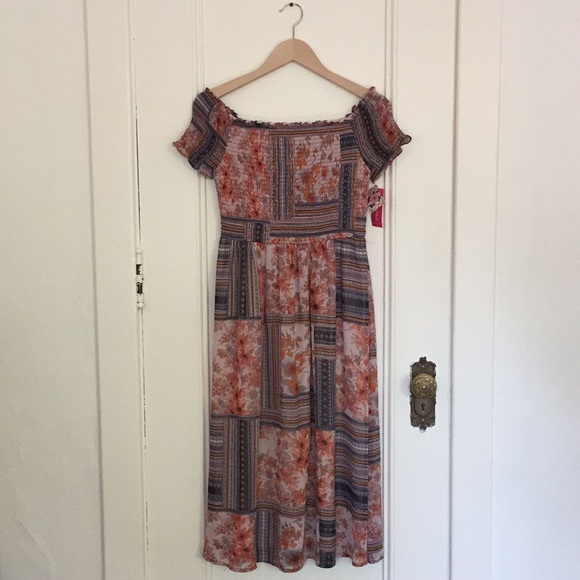 Xhilaration Dresses & Skirts - Off the shoulder boho dress